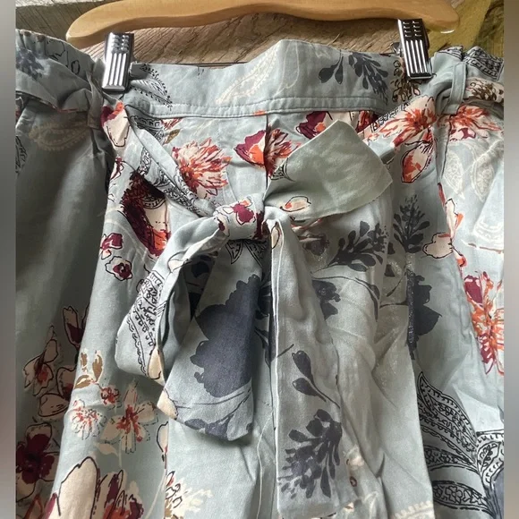 Floral Bohemian Shorts - Picture 7 of 8